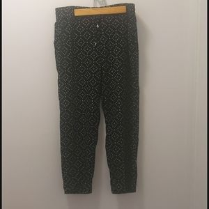 Cropped pants.